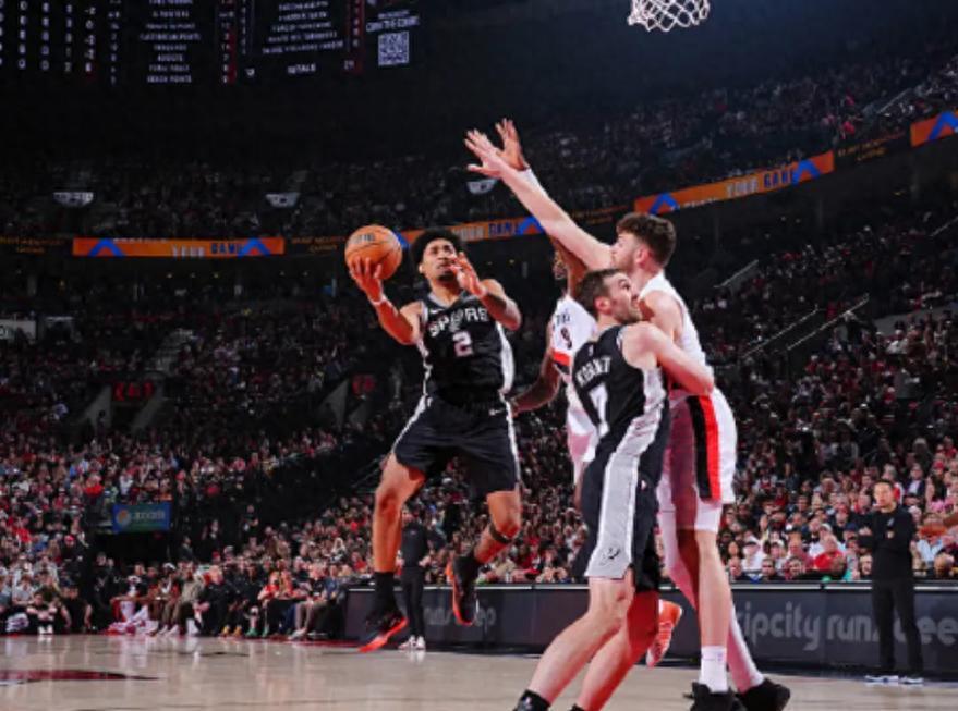 他是NBA现役最强防守教练,年龄和詹姆斯一样大 苦熬15年终迎转正